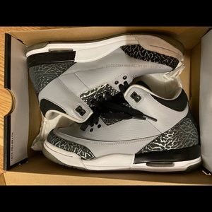 Jordan Retro Wolf Grey 3